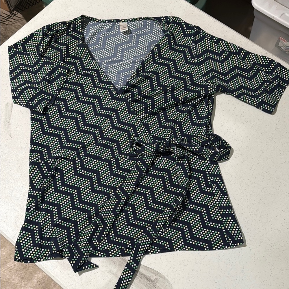 Black and Green Wrap-Style Shirt with Zigzag Pattern